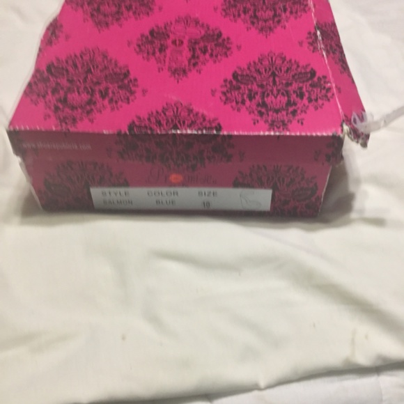 Shoes - Picture 6 of 6